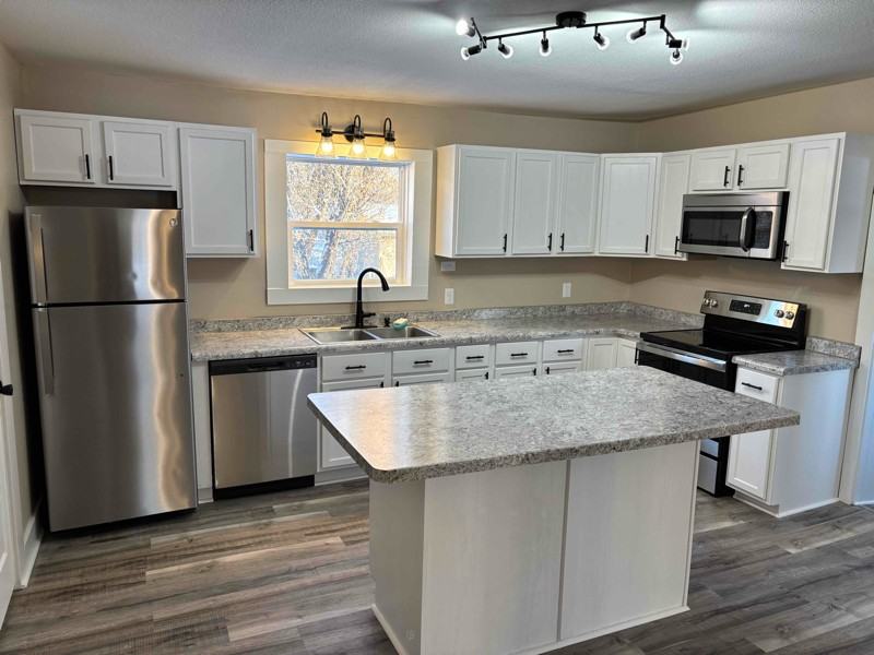 517 7th St E #517 - Photo 2 of 12