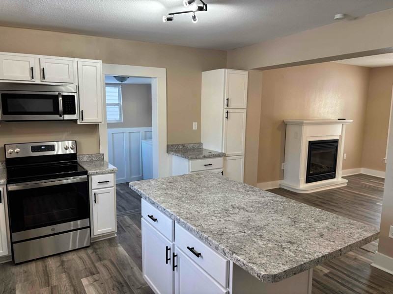 517 7th St E #517 - Photo 3 of 12