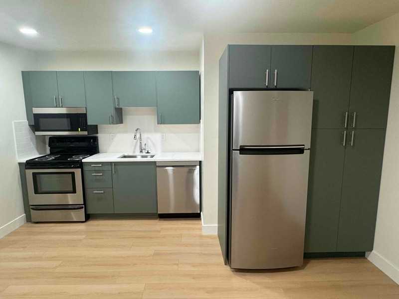 887 Nw - Photo 4 of 15