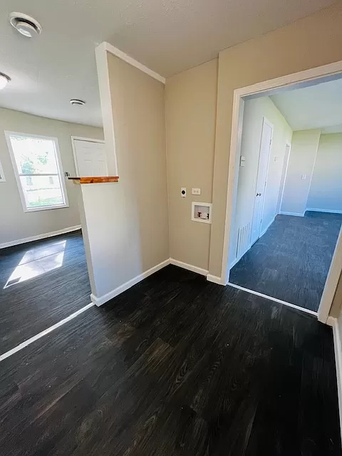 3 Court D - Photo 4 of 11