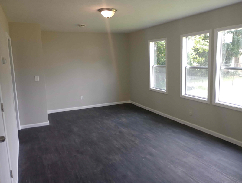 3 Court D - Photo 7 of 11