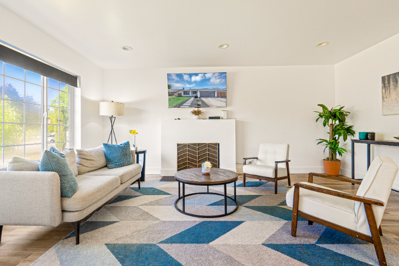 2036 Mardel Ln - Photo 2 of 15