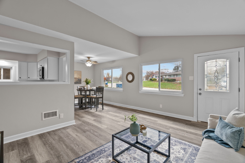 10635 Thayer Dr - Photo 2 of 14