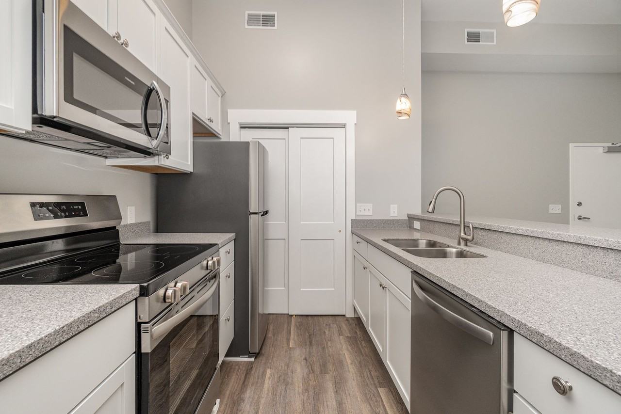 17 E High St - Photo 6 of 35