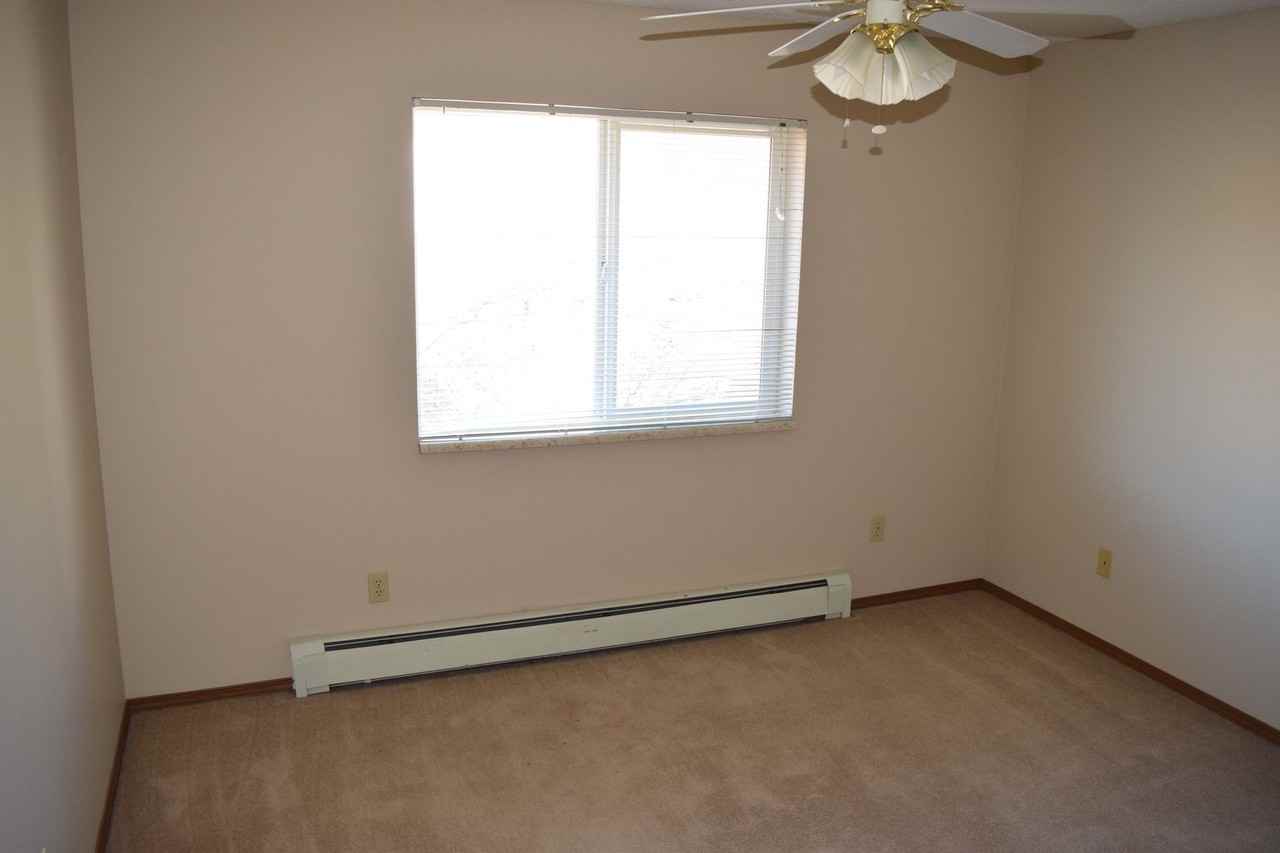 Dakota Apartments - Photo 4 of 5