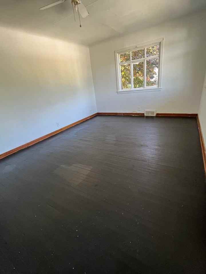 126 Ohio St - Photo 2 of 12