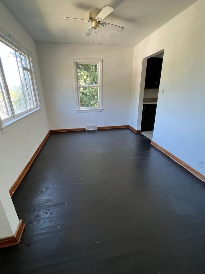 126 Ohio St - Photo 3 of 12