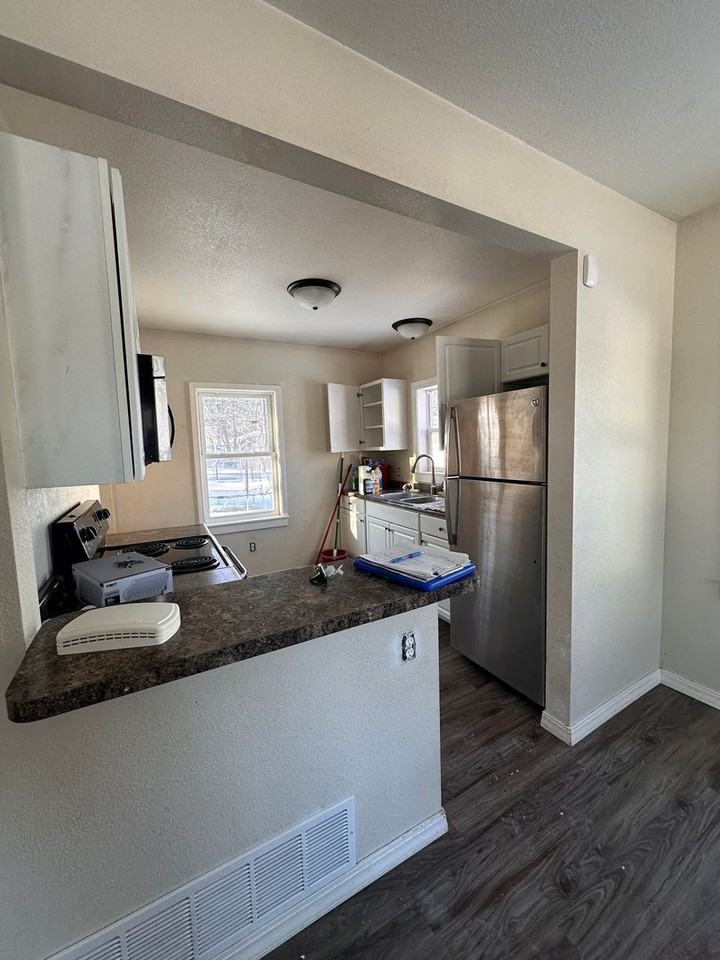 204 11th St Sw - Photo 2 of 6