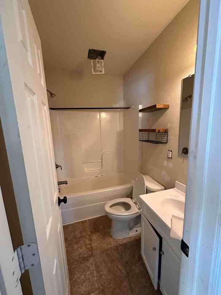 204 11th St Sw - Photo 3 of 6