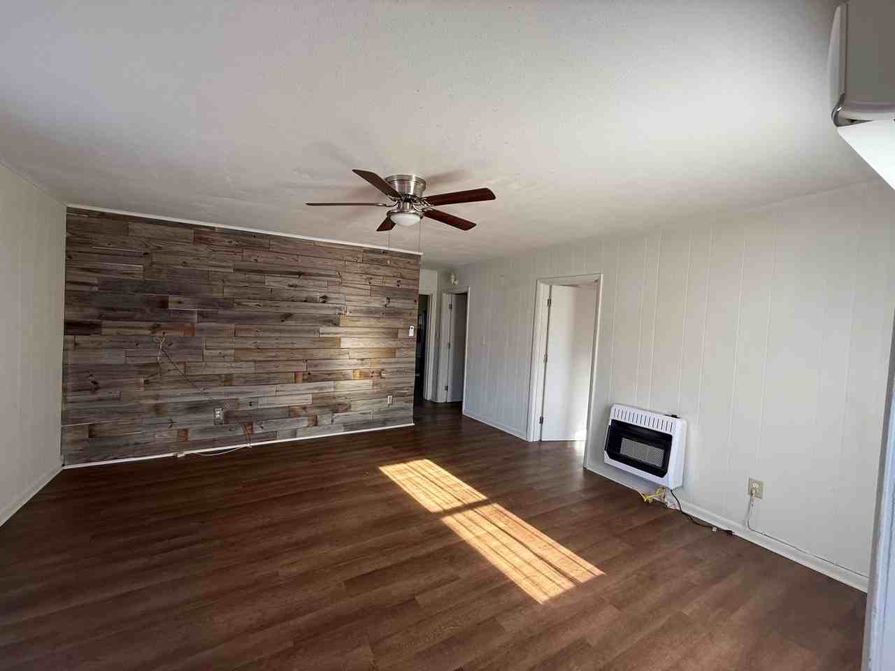 815 N Main St - Photo 2 of 10