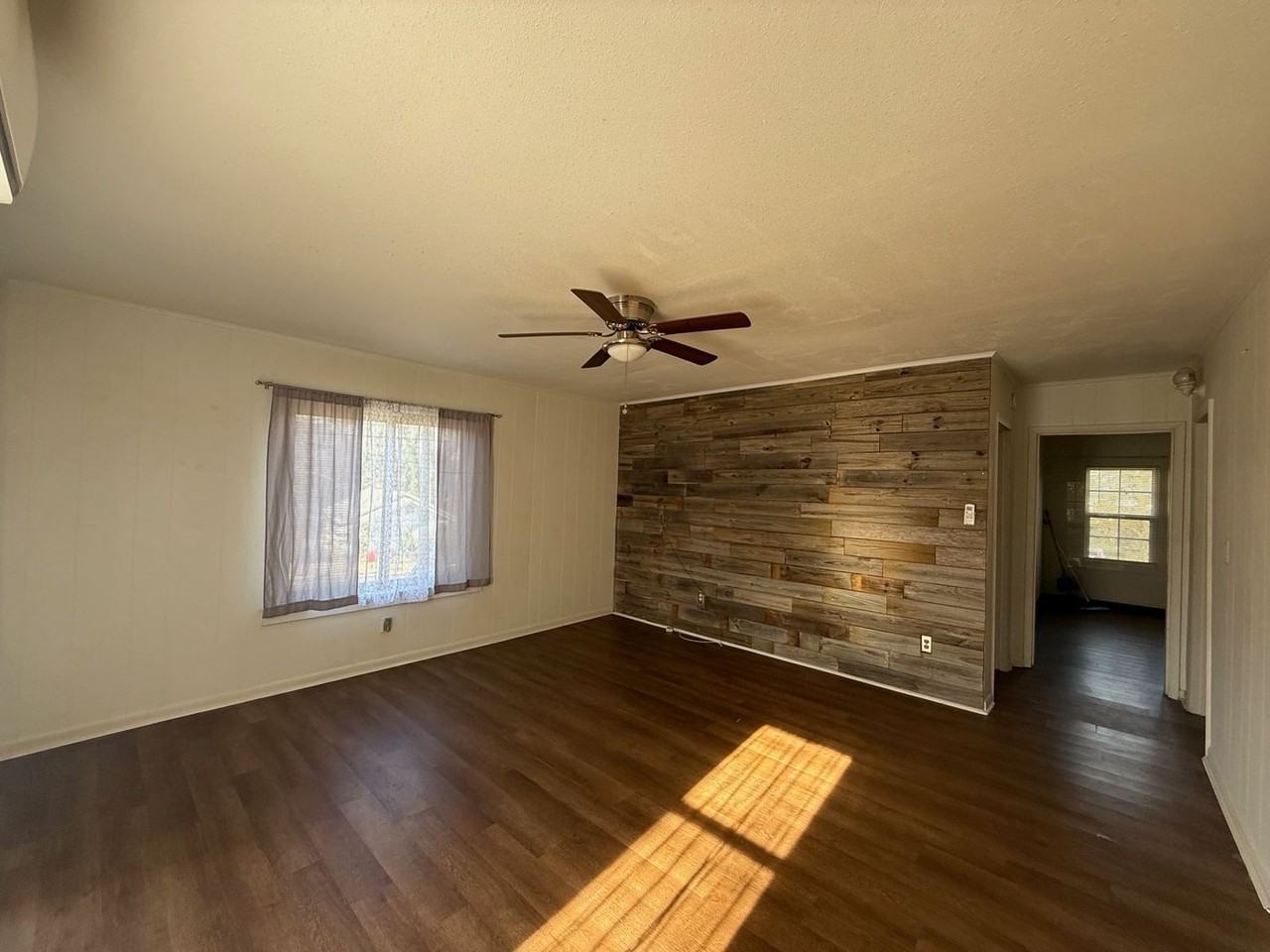 815 N Main St - Photo 3 of 10