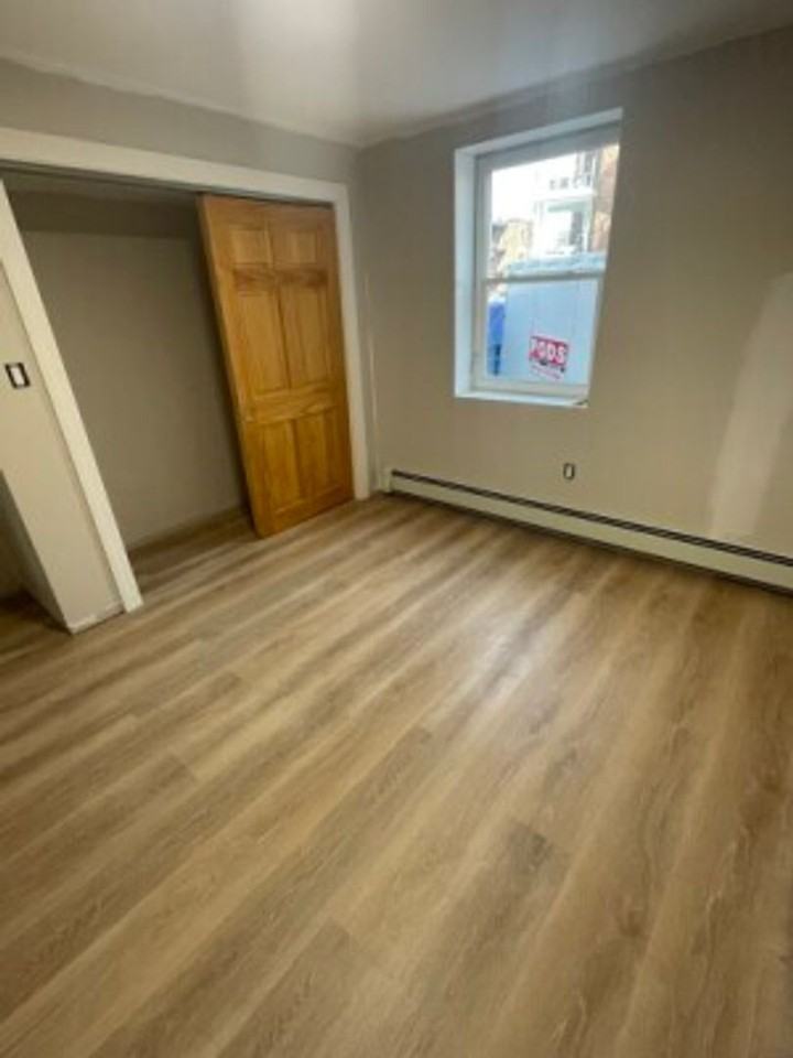 211 Saint Paul St #B - Photo 7 of 10