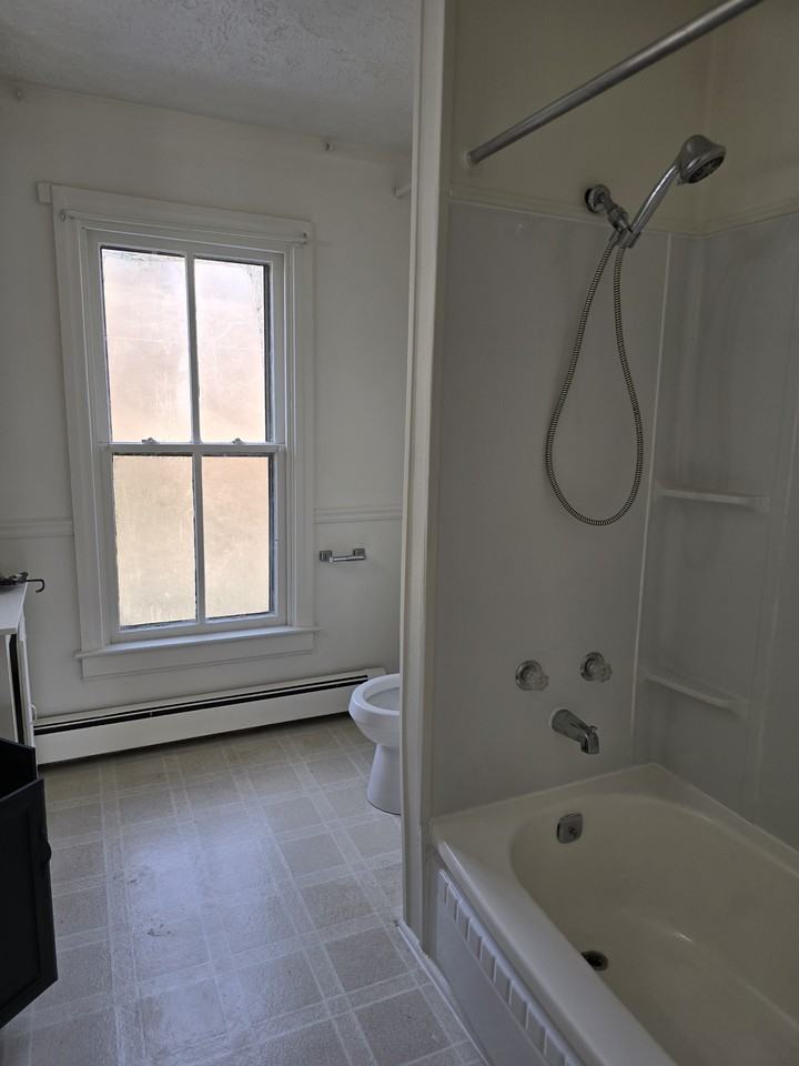 710 Erie St #NA - Photo 3 of 4
