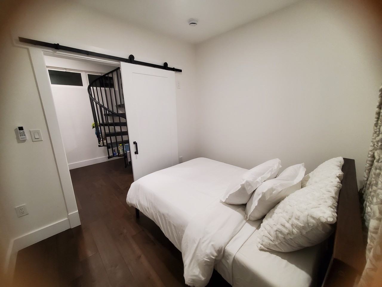 4300 10th St Ne #2 - Photo 7 of 24