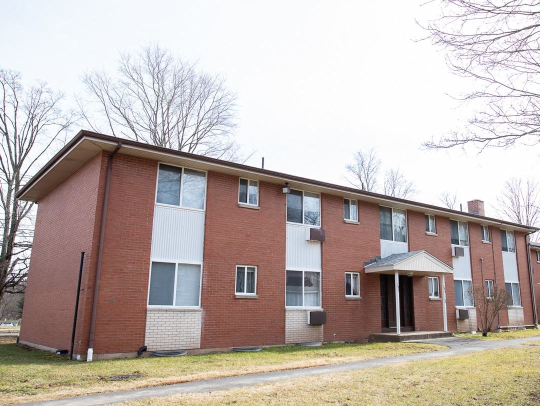 Crestwood Park I Apartments - Photo 2 of 14