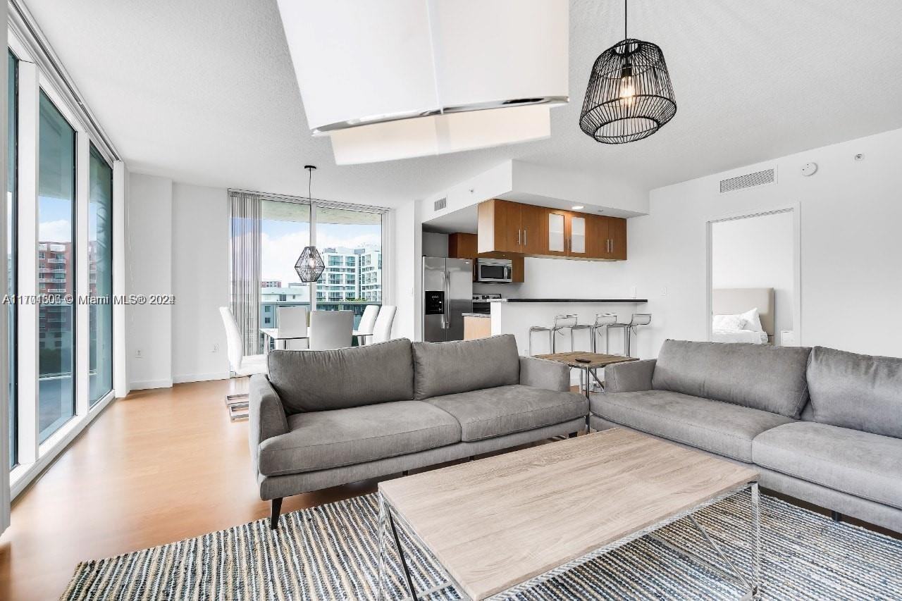 601 Ne 23rd St #905 - Photo 2 of 8