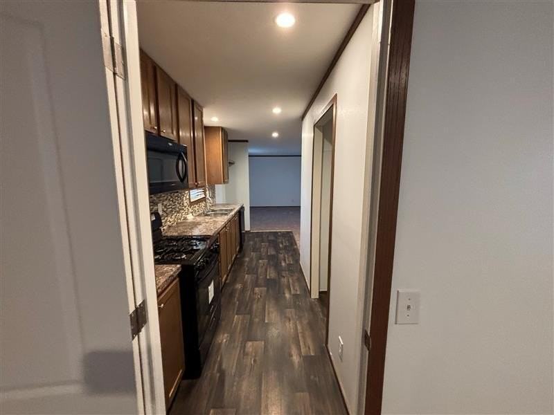 106 Lincoln St - Photo 2 of 19