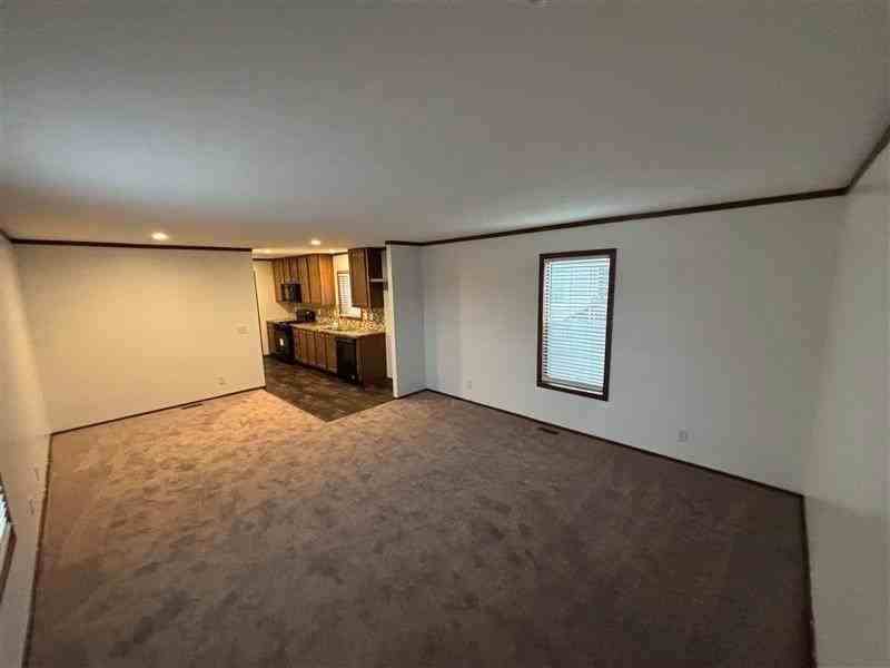 106 Lincoln St - Photo 3 of 19