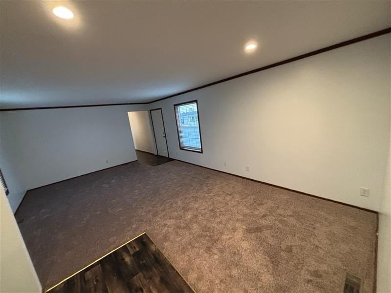 106 Lincoln St - Photo 4 of 19