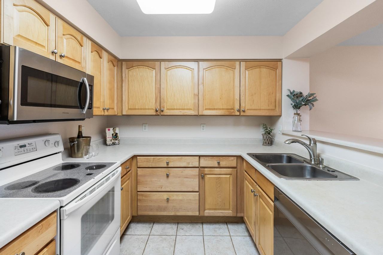 13235 Holly Street #E - Photo 7 of 18
