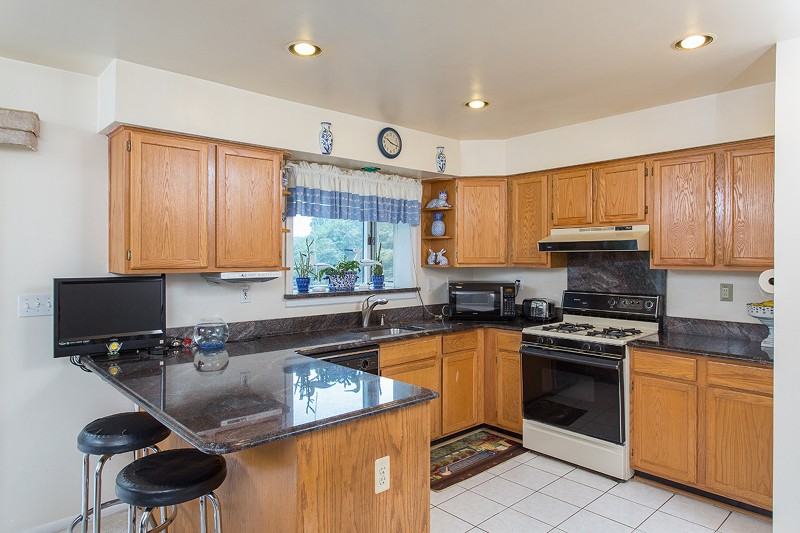 17 Dayton Rd - Photo 3 of 21