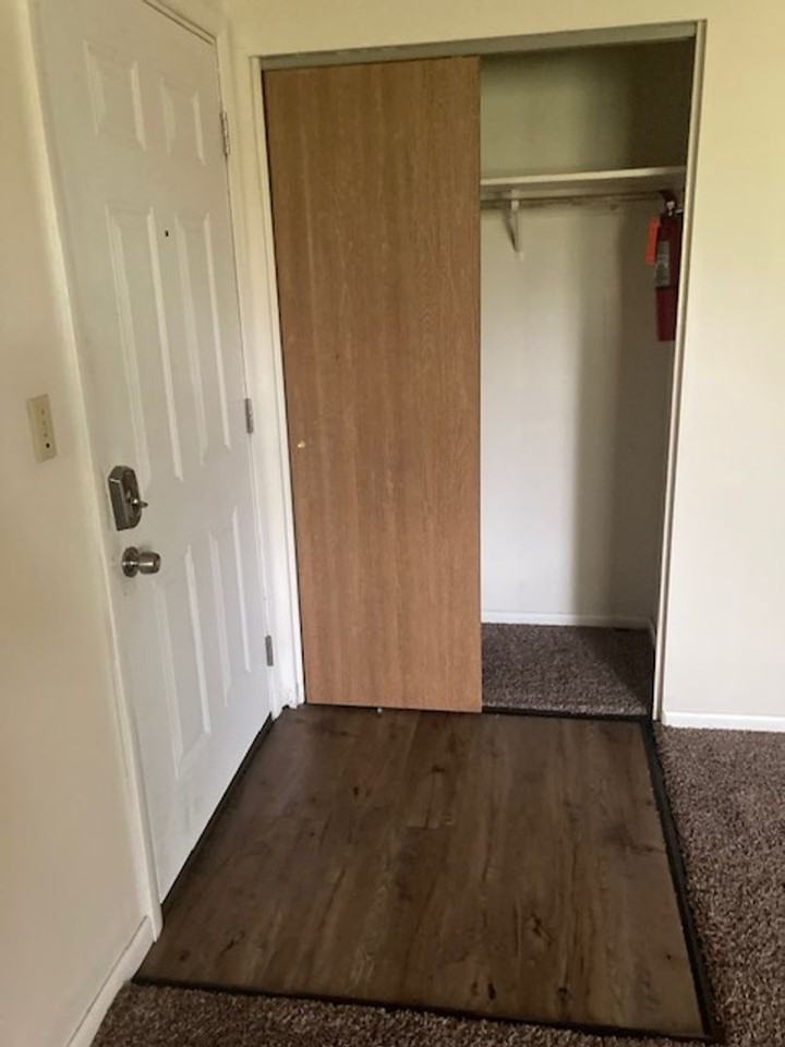 Evergreen Apartments - Photo 2 of 10