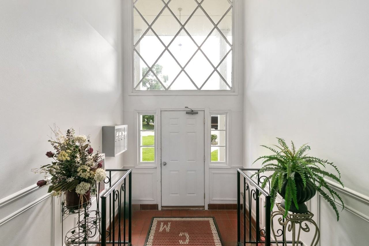 Potomac Village (Lansing Property Holdings LLC) - Photo 5 of 20