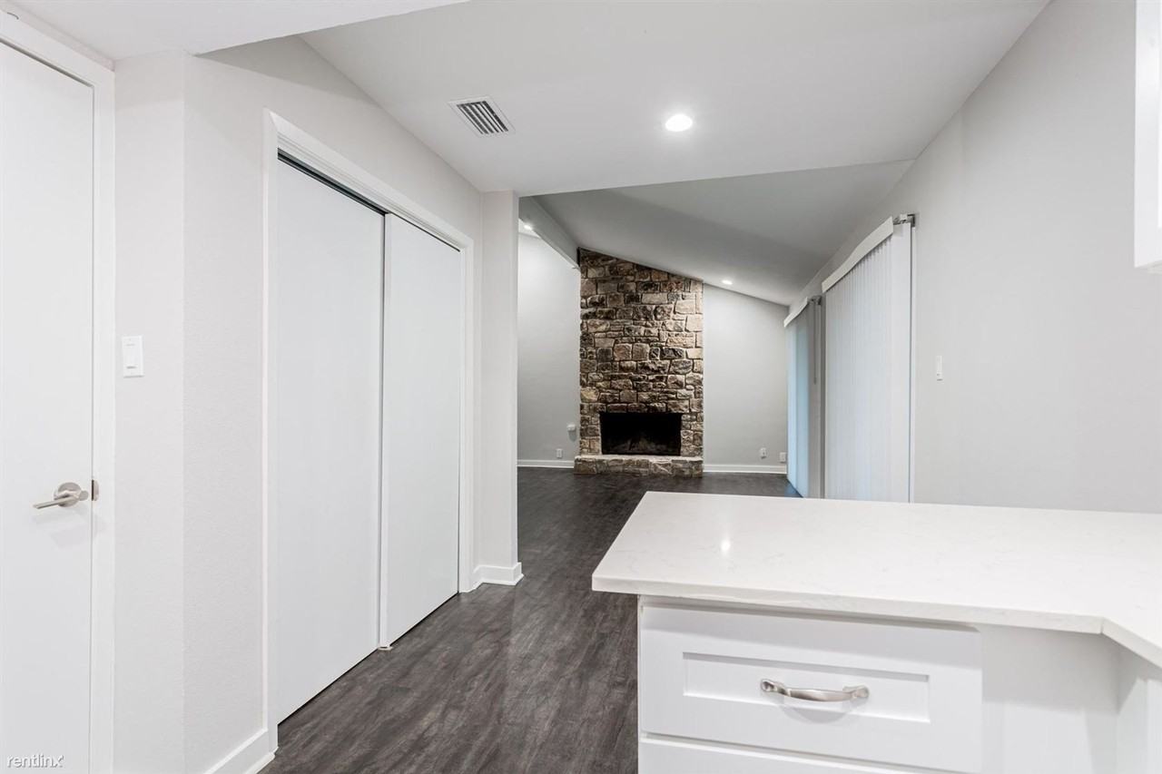 Redbud Bungalows - Photo 5 of 16