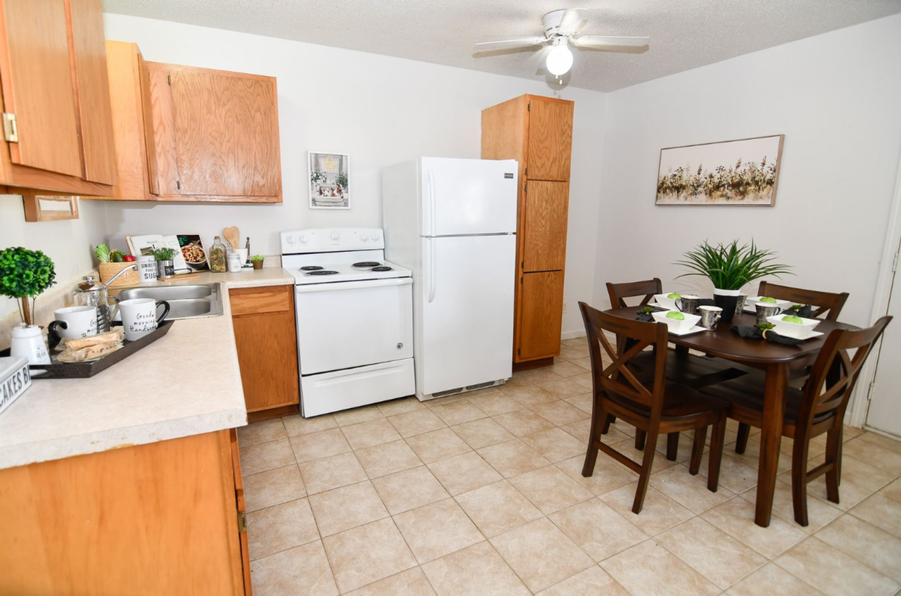 508 S Union St - Photo 4 of 6