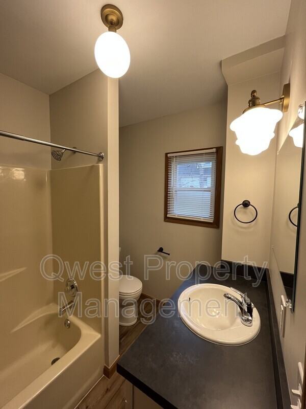 1401 Valley Ave Nw #1 - Photo 6 of 13