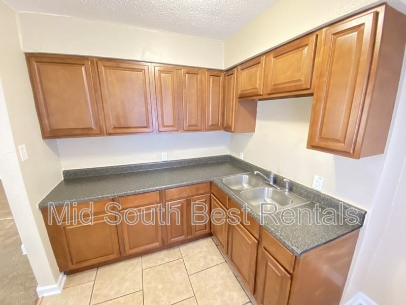 3194 Hardin Ave - Photo 3 of 8