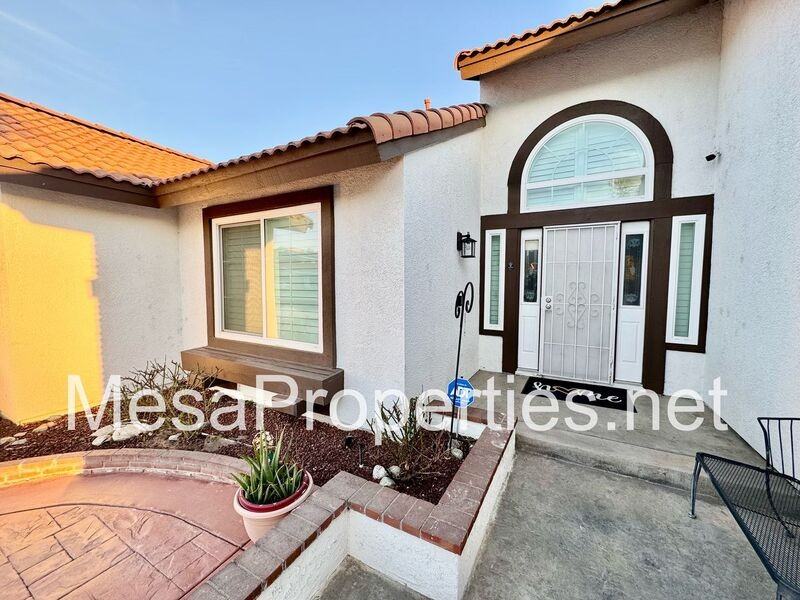 3533 Verbena Dr - Photo 4 of 35