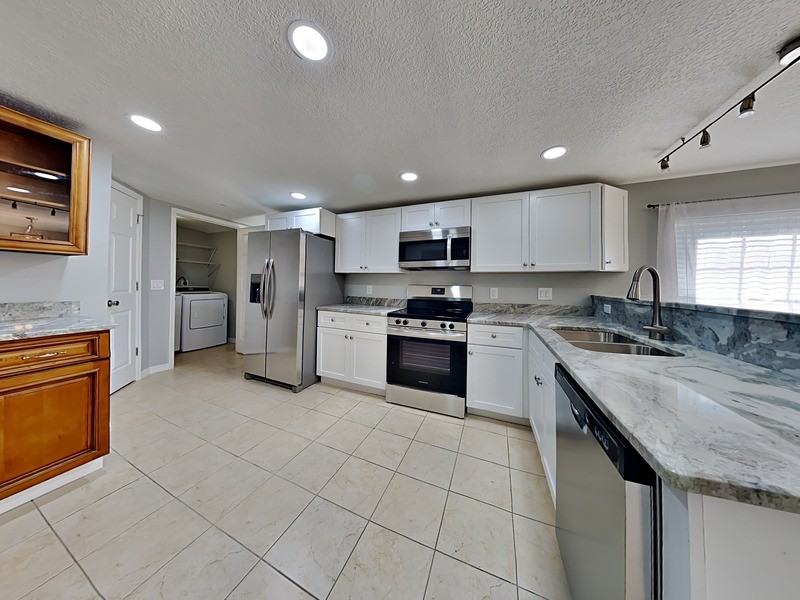 4402 W Sevilla St - Photo 3 of 26