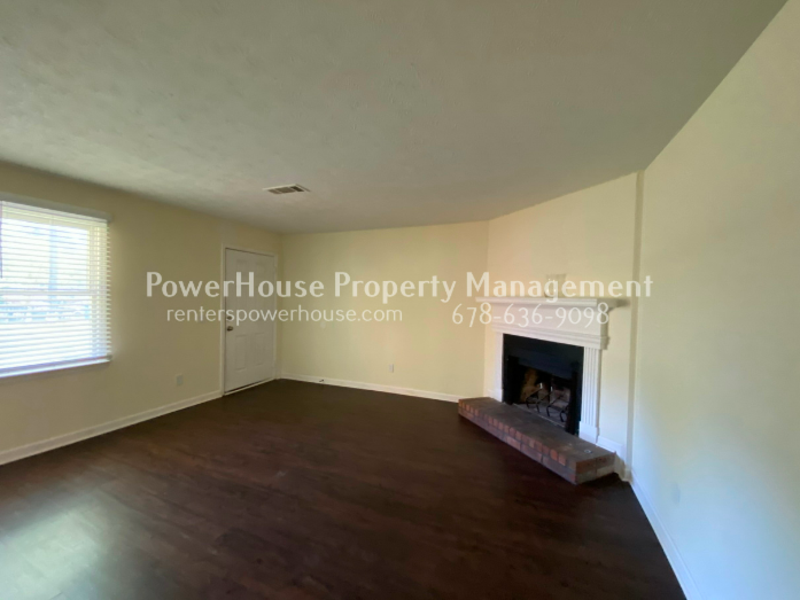 1981 Patterson Cir - Photo 3 of 19