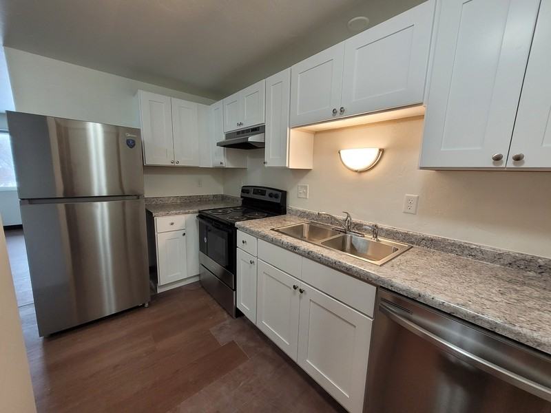 308 Leeland Street - Photo 2 of 8