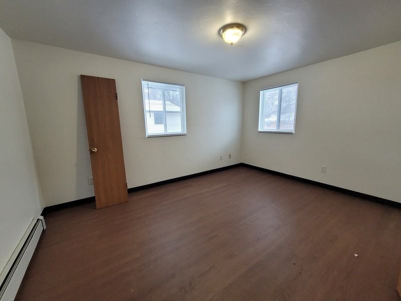 308 Leeland Street - Photo 6 of 8