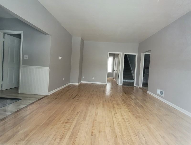 1281 S Monroe Ave - Photo 3 of 12