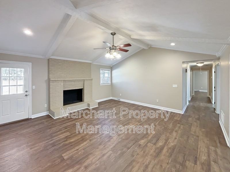 102 Longview Ter - Photo 6 of 26
