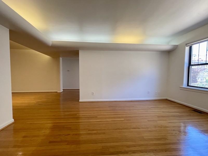6242 Southwood Ave - Photo 3 of 22