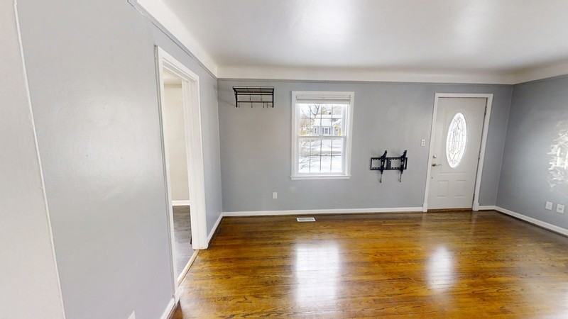 1123 Birk Ave - Photo 5 of 15