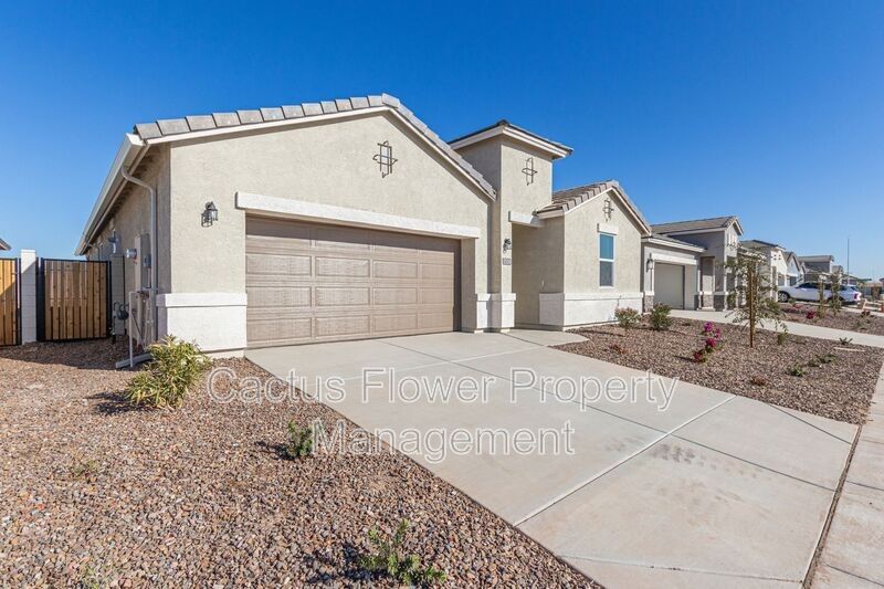2124 W Sombra Ave - Photo 3 of 42