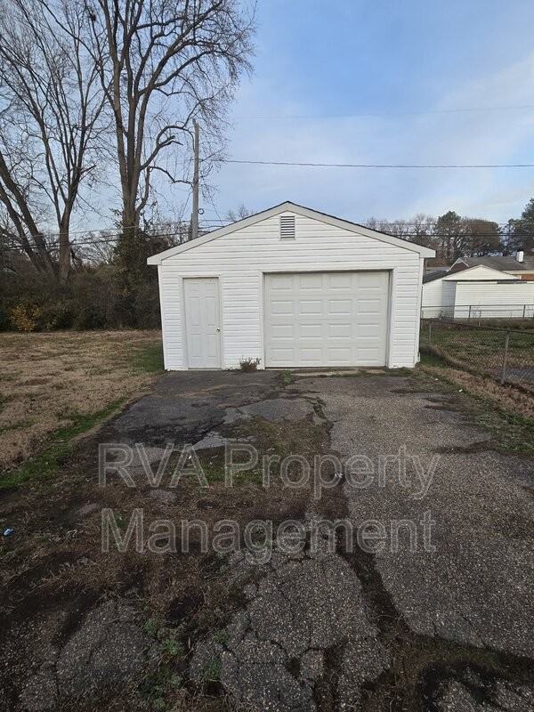 30 Eastlake Dr - Photo 2 of 11