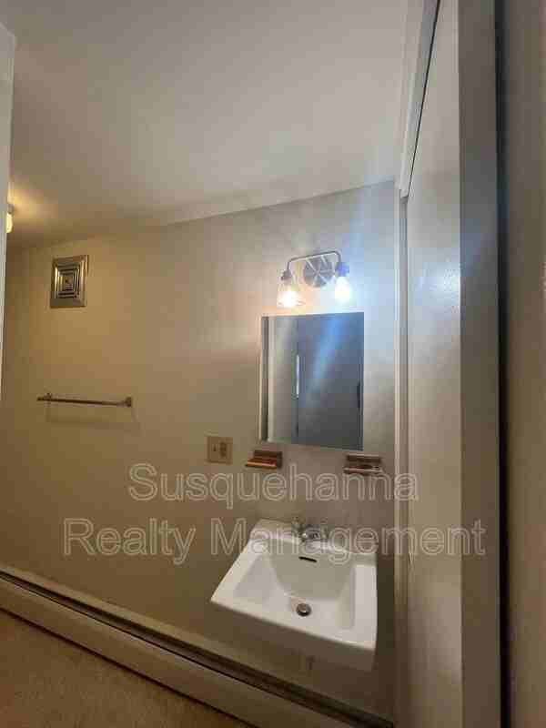 1051 Henn Ave #G - Photo 6 of 15