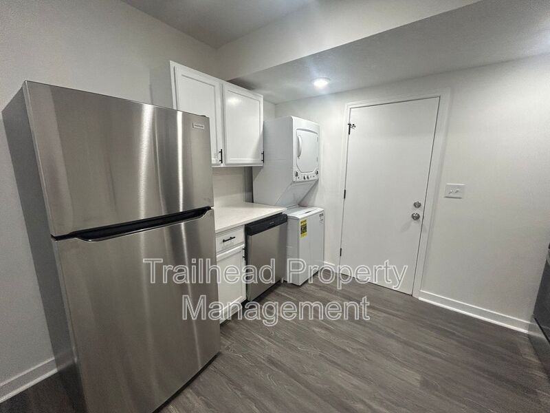 312 E Gregory Blvd #1W - Photo 3 of 9