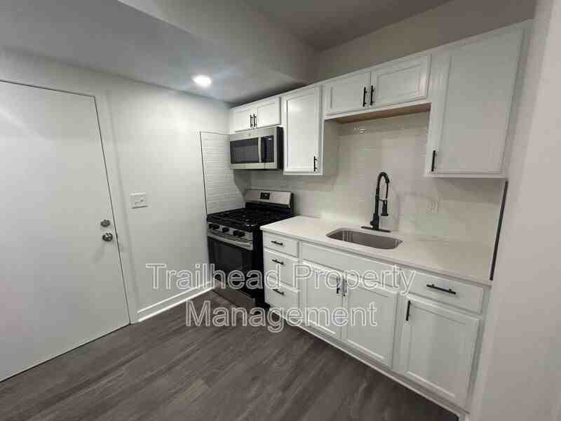 312 E Gregory Blvd #1W - Photo 4 of 9