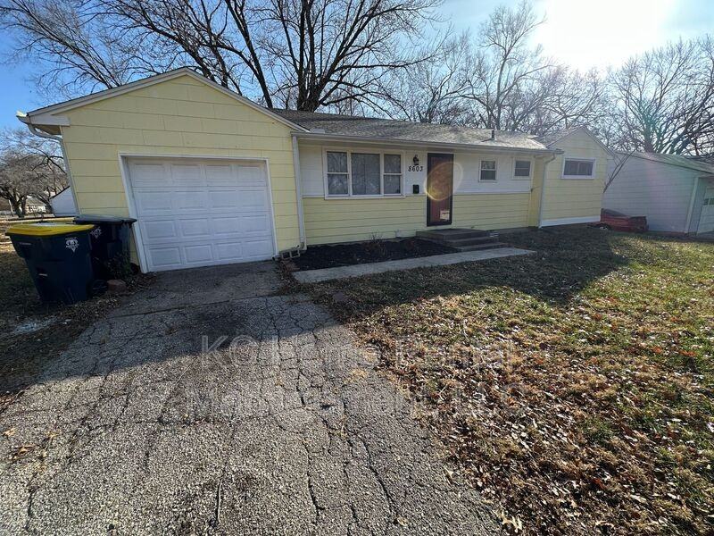 8603 Winchester Ave - Photo 2 of 38