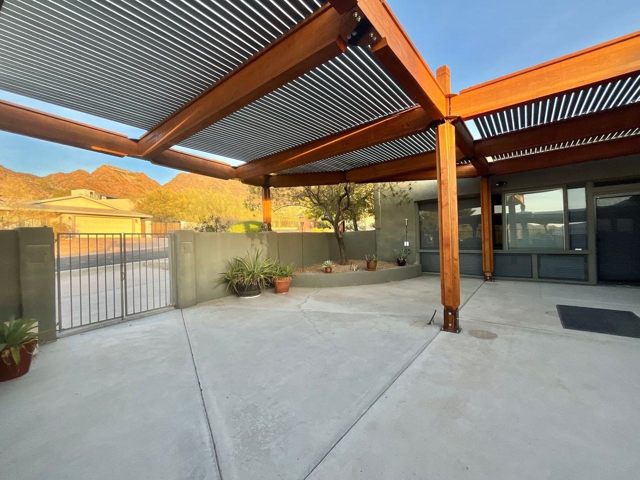 1741 E Mountain View Rd - Photo 3 of 38