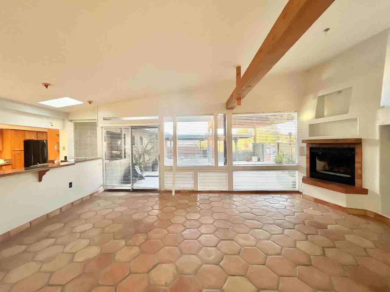 1741 E Mountain View Rd - Photo 7 of 38