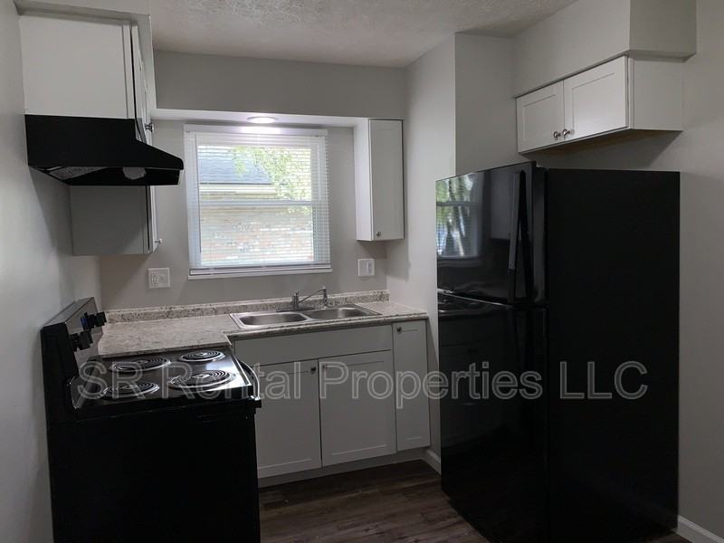 220 Bridge St #A - Photo 3 of 5