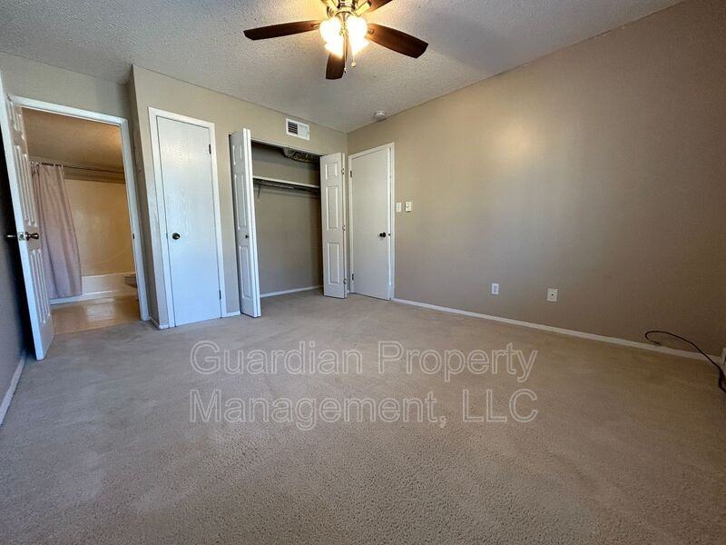 912 N Walnut St #14 - Photo 4 of 14